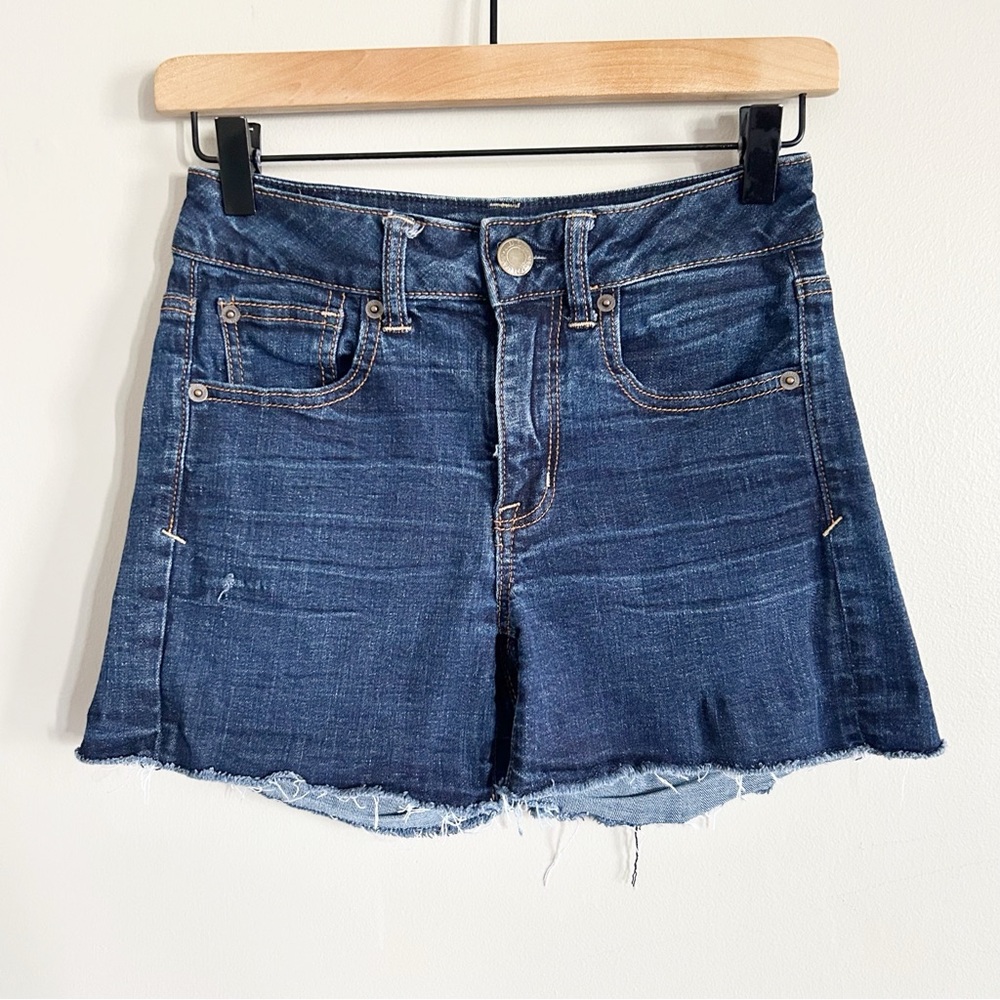 American Eagle Outfitters • super stretch low rise Denim Shorts
